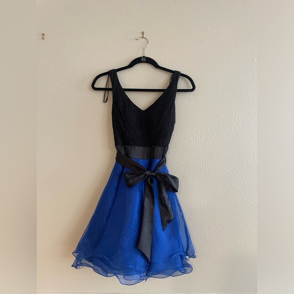 Homecoming dress - Picture 1 of 6